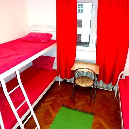 Hostel Kreshatik Kiev Bagian luar foto