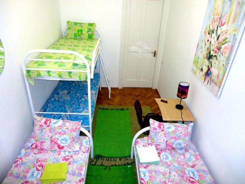 Hostel Kreshatik Kiev Ruang foto
