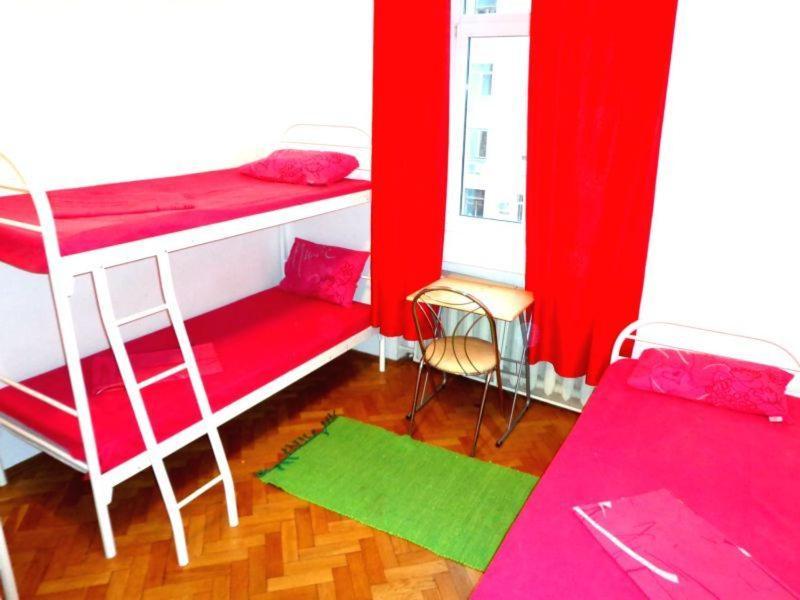 Hostel Kreshatik Kiev Ruang foto