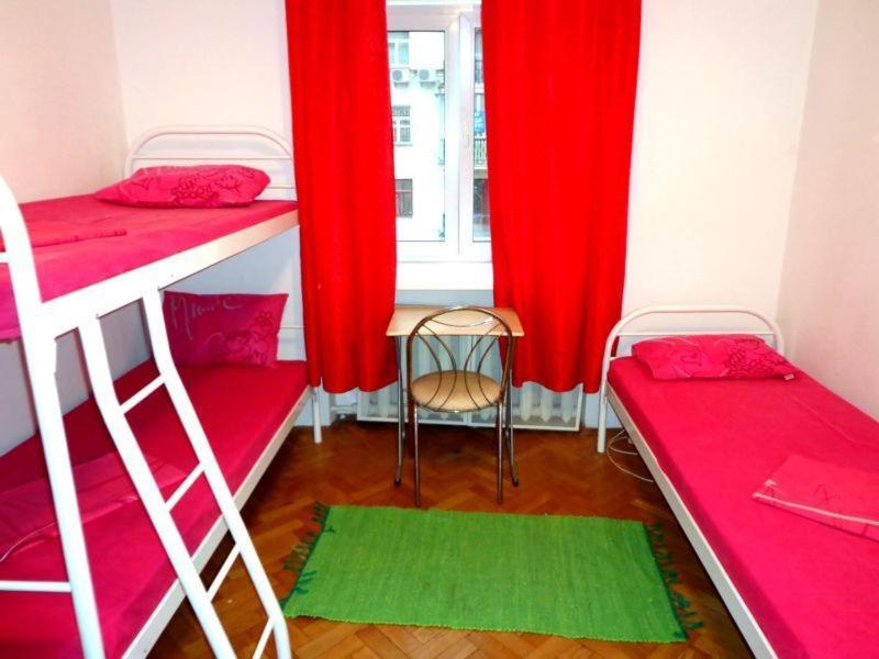 Hostel Kreshatik Kiev Ruang foto