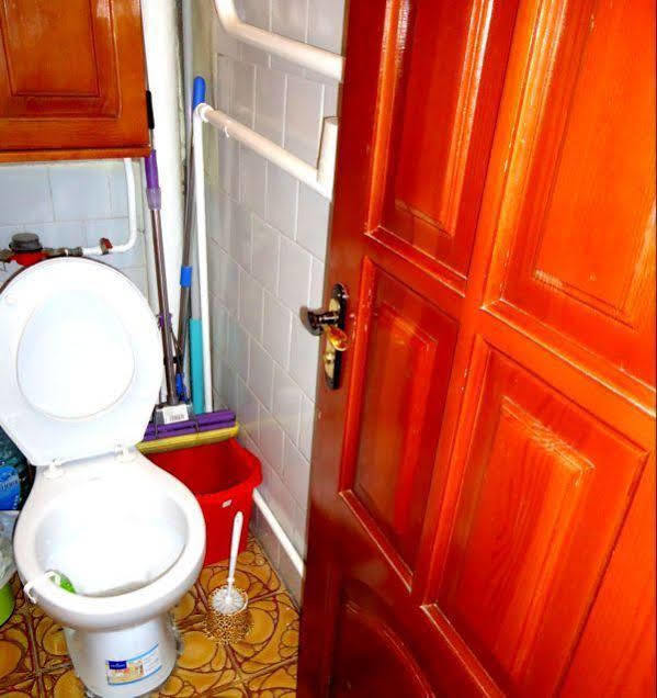 Hostel Kreshatik Kiev Bagian luar foto